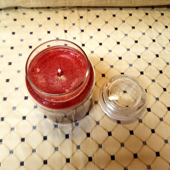 🆕️Yankee Candle Red Apple Wreath Large Jar - Picture 2 of 3